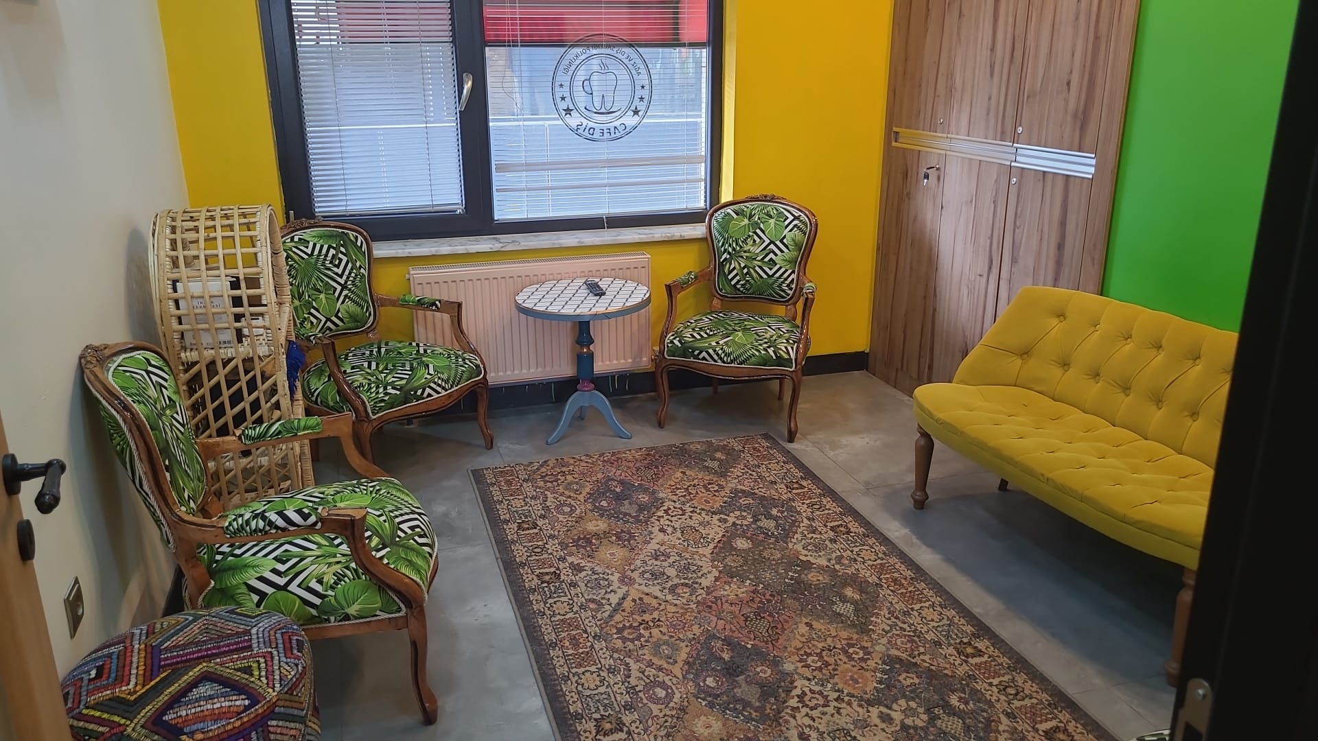 Diş Randevusuna Değil, Bir Kahve Molasına Gelir Gibi: Neden Cafediş