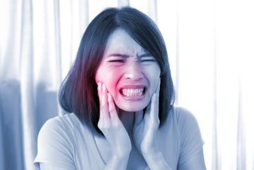 Zonklayan Diş Ağrısına Ne İyi Gelir?